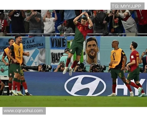 足球明星同框合照揭秘他们背后的故事与友谊瞬间