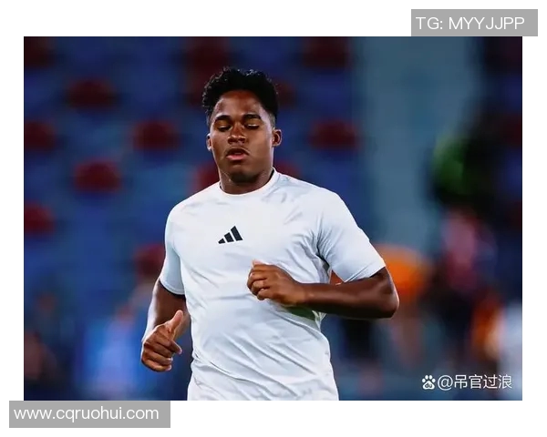 现役足球明星中谁最受欢迎引发球迷热议与关注