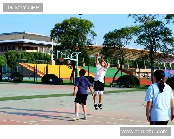 8月24日篮球明星闪耀赛场展现卓越风采与精彩瞬间